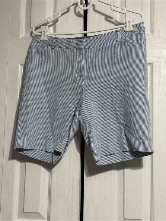Talbots Pants - Talbots classic walking Bermuda blue & white seersucker shorts size 14P